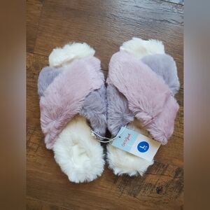 Cat & Jack Slippers Lavender Faux Fur NWT